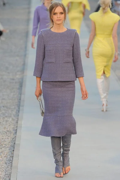Look 5
